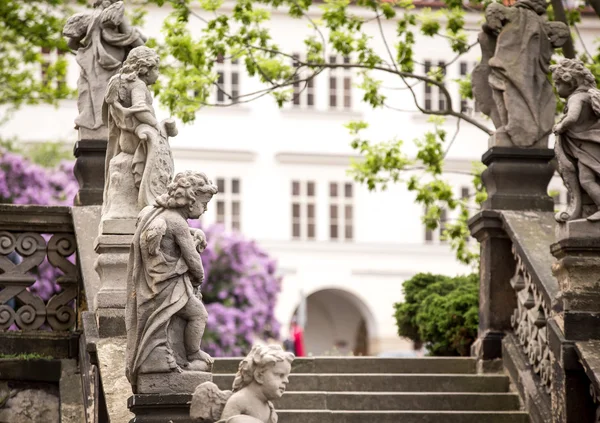 Statue and stairs — Stock Photo, Image