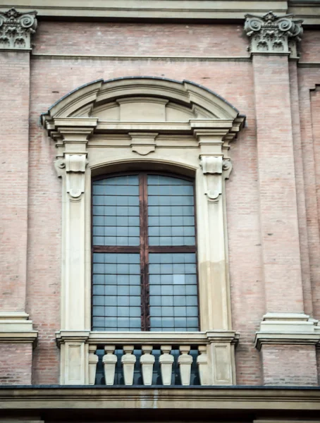 Fönstret bologna Italien — Stockfoto