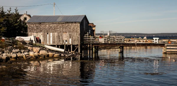 Cabane de pêche et quai — Photo