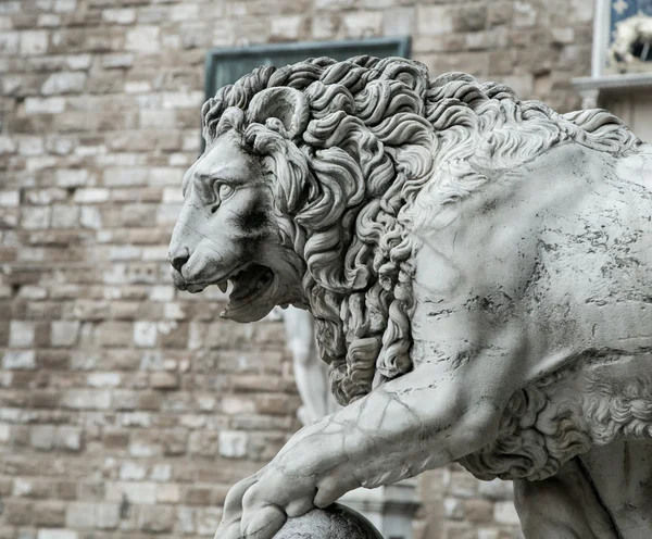 Львиная статуя Флорен — стоковое фото