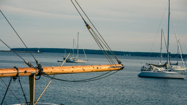 Holzmast für Segelboote — Stockfoto