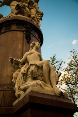 statue buenos aires