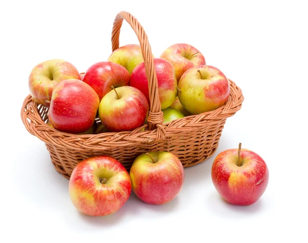 Ripe apples in basket — Stock Photo, Image