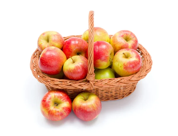 Ripe apples in basket — Stock Photo, Image