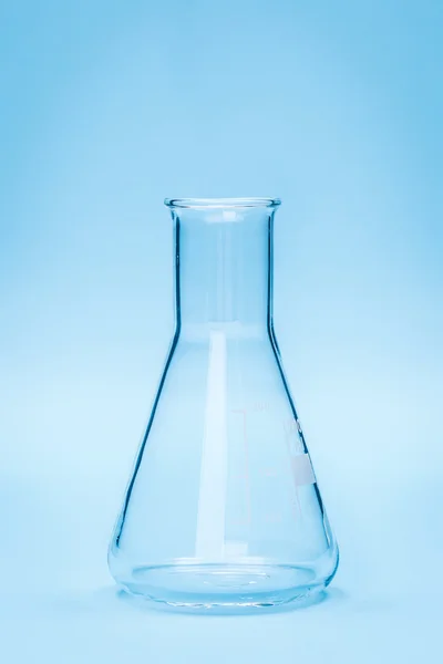 Garrafa de erlenmeyer química vazia — Fotografia de Stock