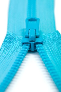 Yarım açık mavi fermuar