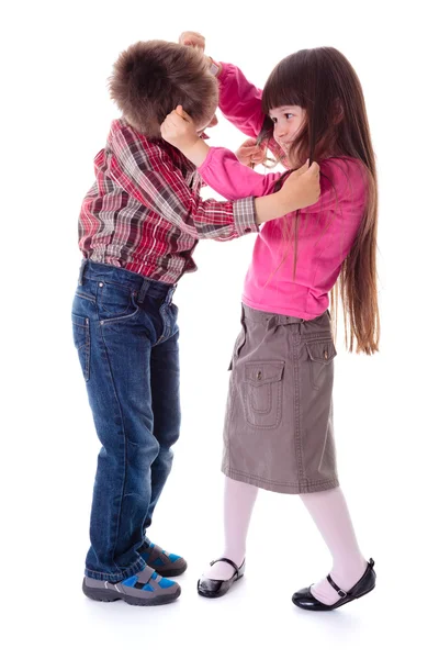 Lutando menino e menina — Fotografia de Stock