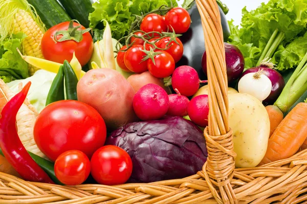 Close view of various summer vegetables — Stockfoto