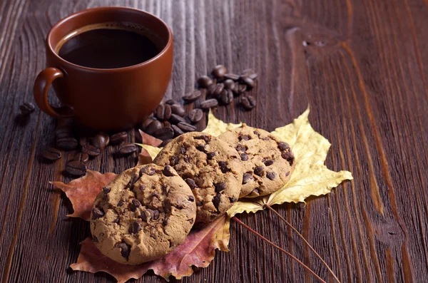 Čokoládové sušenky a káva — Stock fotografie