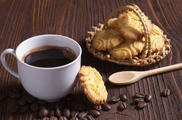 Kaffe och mörbakelse cookies — Stockfoto