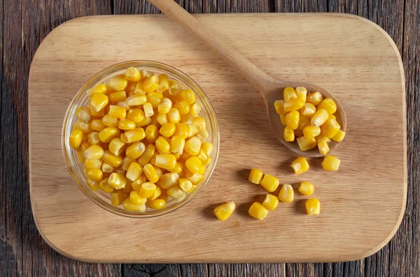 Grano de maíz enlatado —  Fotos de Stock