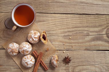 Zencefilli kurabiye ve çay 