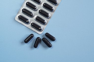 Kapsül aktif kömür ile