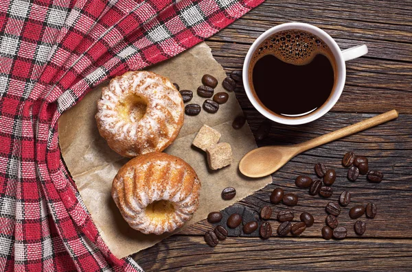 Taza de café y magdalena —  Fotos de Stock