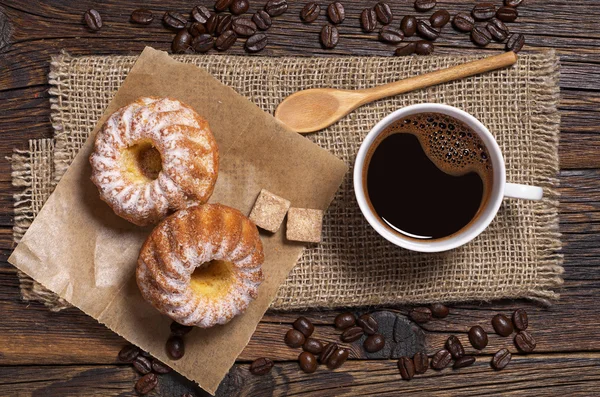 Coffee cup and cupcake — Stock Photo, Image