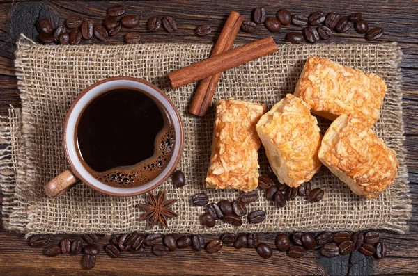 Copo de café e biscoitos — Fotografia de Stock