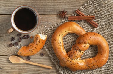 Çubuk kraker ile kahve fincanı 