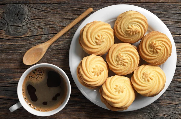 Çerezler ile kahve fincanı