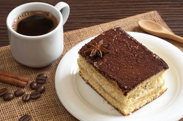 Kuchen mit Kaffee — Stockfoto