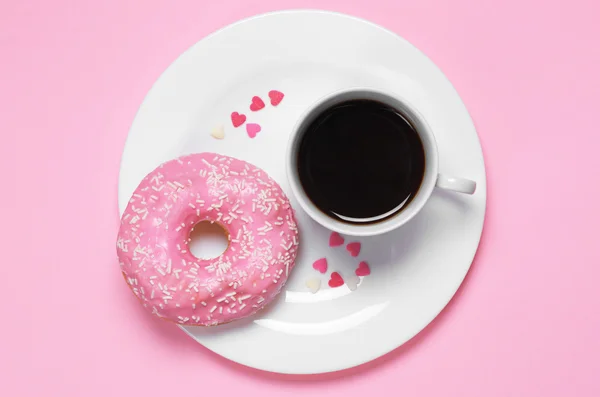 Donut rose avec café — Photo