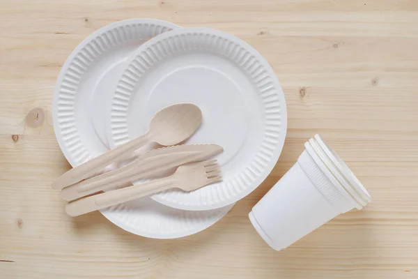 Disposable Tableware Cutlery Wooden Background Top View — Stock Photo, Image