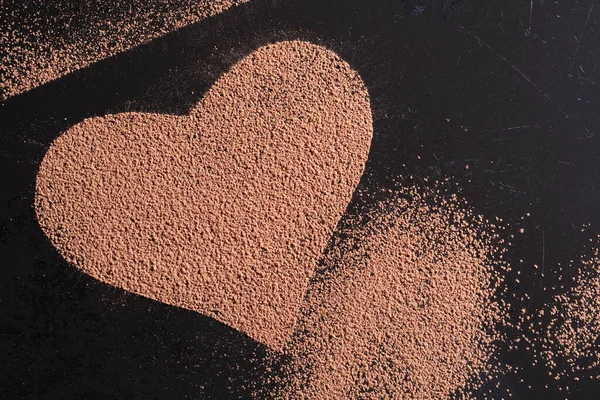 Herzförmige Schokolade Oder Kakao Auf Einem Alten Schwarzen Blech Ansicht — Stockfoto