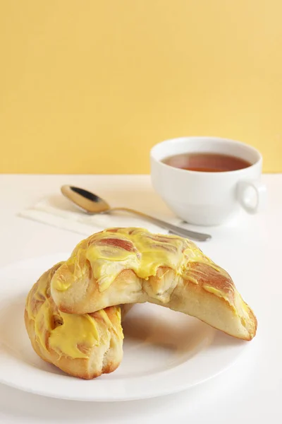 Glazed Buns Lemon Icing Cup Tea Table — Stock Photo, Image