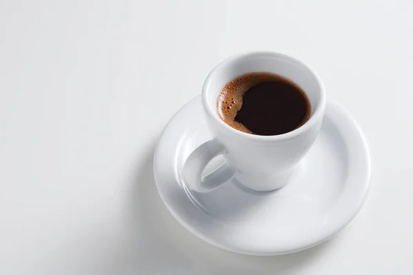 Kopp Kaffe Med Tefat Vit Bakgrund Närbild — Stockfoto