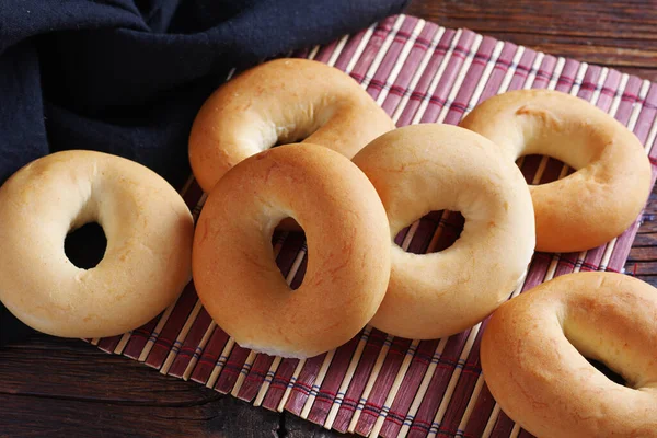 Freshly Baked Mini Bagels Table Close — Stock Photo, Image