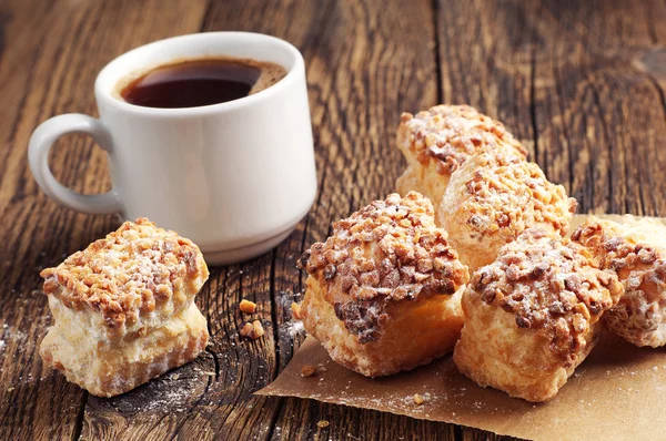 Coffee with puff cookies — Stock Photo, Image