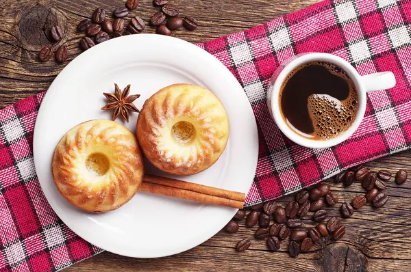 Två cupcake och kaffe — Stockfoto