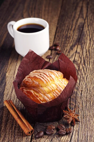 Bolinho doce e café — Fotografia de Stock