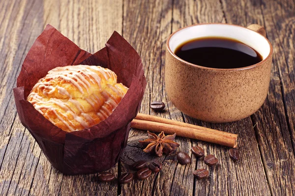 Coffee and cupcake — Stock Photo, Image