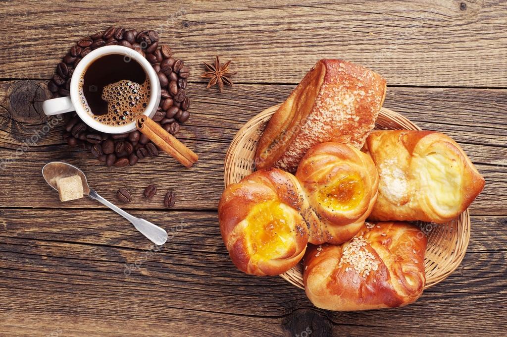 pan dulce y café — Foto de stock © Sasajo 54815367