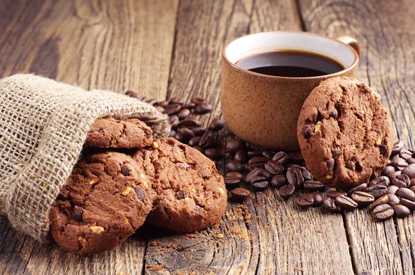 Chocolate cookies and coffee — Stock Photo, Image