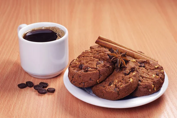 チョコレート クッキーとコーヒー — ストック写真