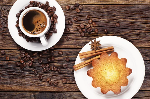 Kaffekopp och cupcake — Stockfoto