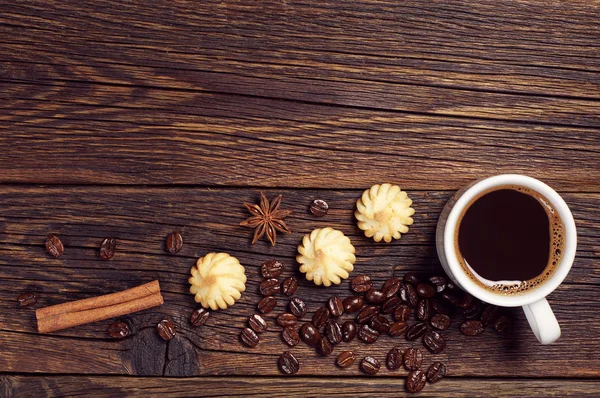 Koffie en kleine cookies — Stockfoto