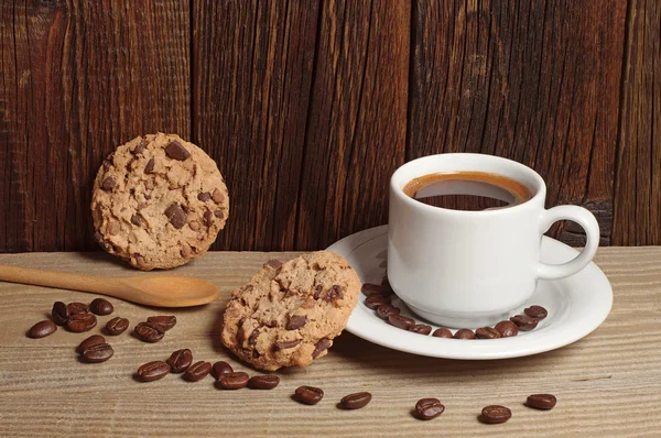 Caffè con biscotti al cioccolato — Foto Stock