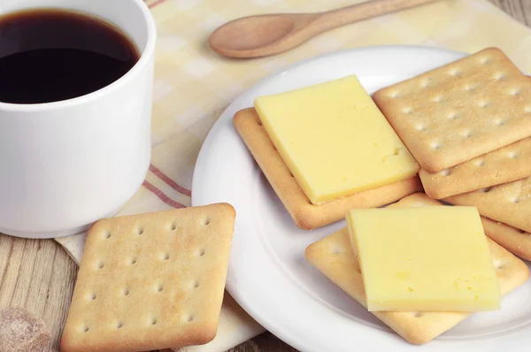 Kaffee und Kekse mit Käse — Stockfoto