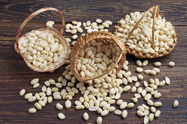 Tres cestas con cacahuetes —  Fotos de Stock