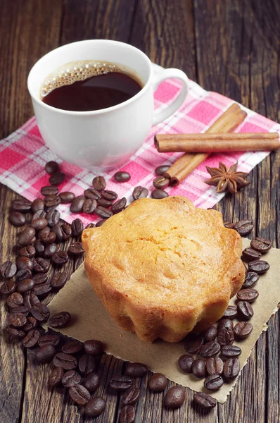 Cupcake and coffee cup — Stock Photo, Image