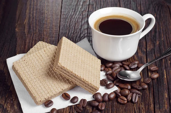 Koffiekopje en wafeltjes — Stockfoto