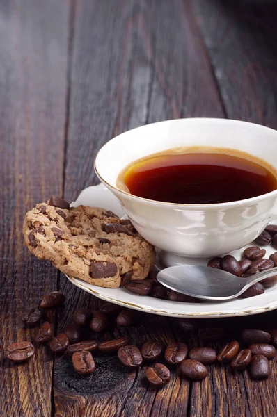 Café com biscoito de chocolate — Fotografia de Stock