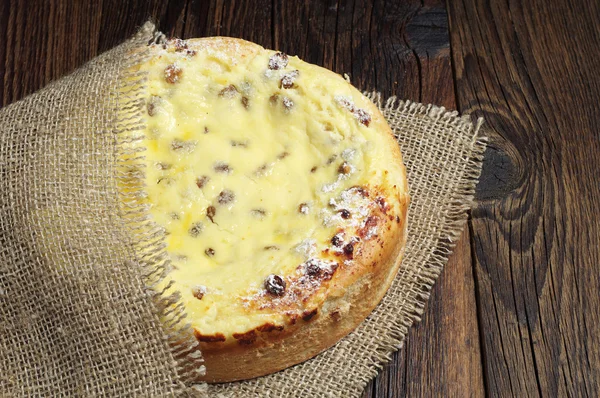 カッテージ チーズとレーズンのパイ — ストック写真