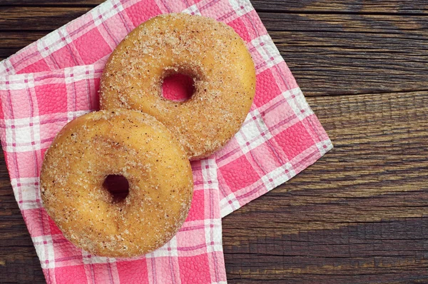 Donuts på en servett — Stockfoto