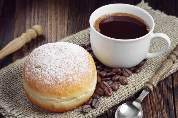 Donut dulce con café — Foto de Stock