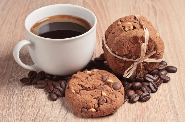 Chocolate cookies with coffee — Stock Photo, Image