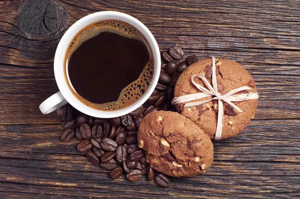 Chocolate cookies with coffee — Stock Photo, Image