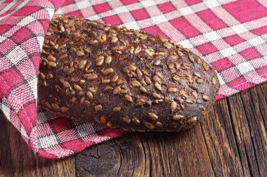 Tohumları ile siyah ekmek